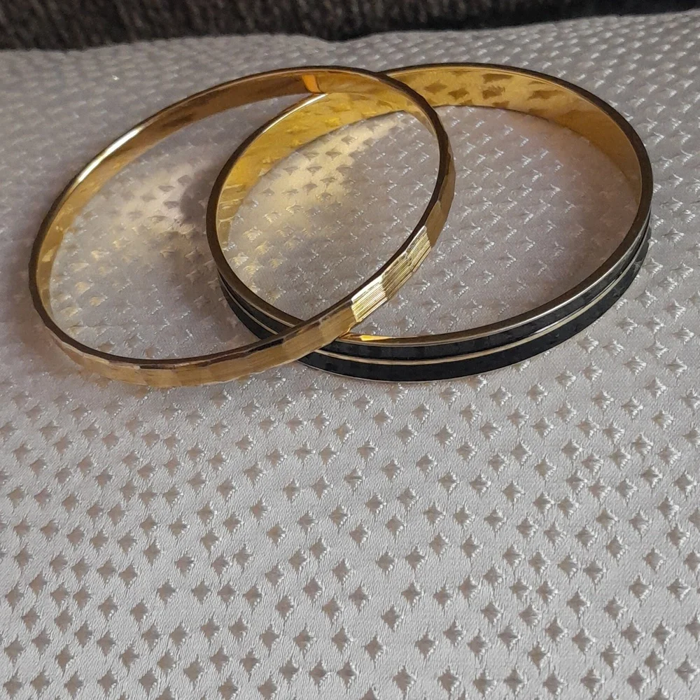 Bracelet - Picture 1 of 4